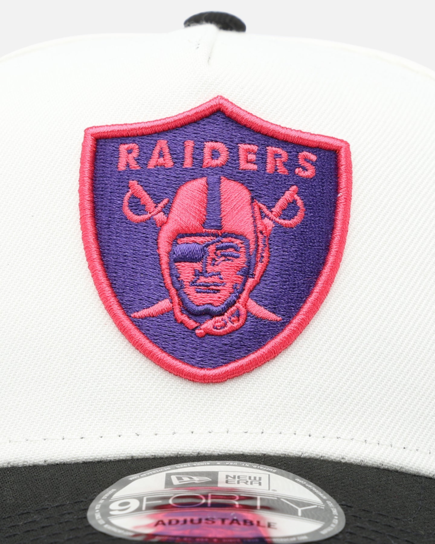 New Era Las Vegas Raiders 'Neon Nights' 9FORTY Snapback Chrome/Black