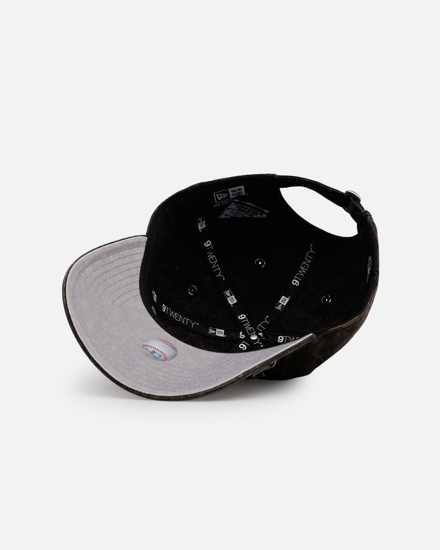 New Era Chicago White Sox 'Tribal' Classic Casual Strapback Washed Black