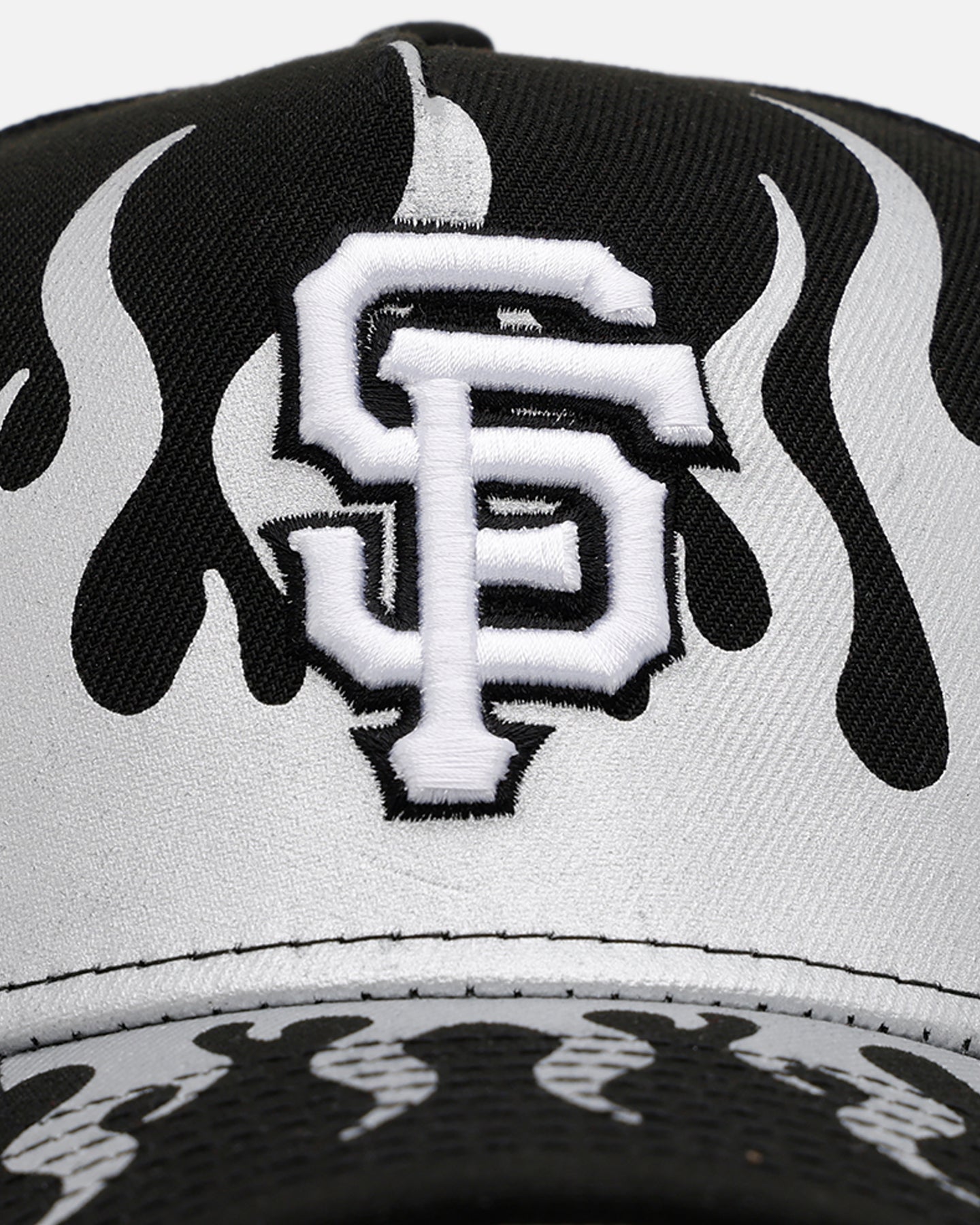 New Era San Francisco Giants 'Metallic Flames' 9FORTY A-Frame Snapback Black/Silver