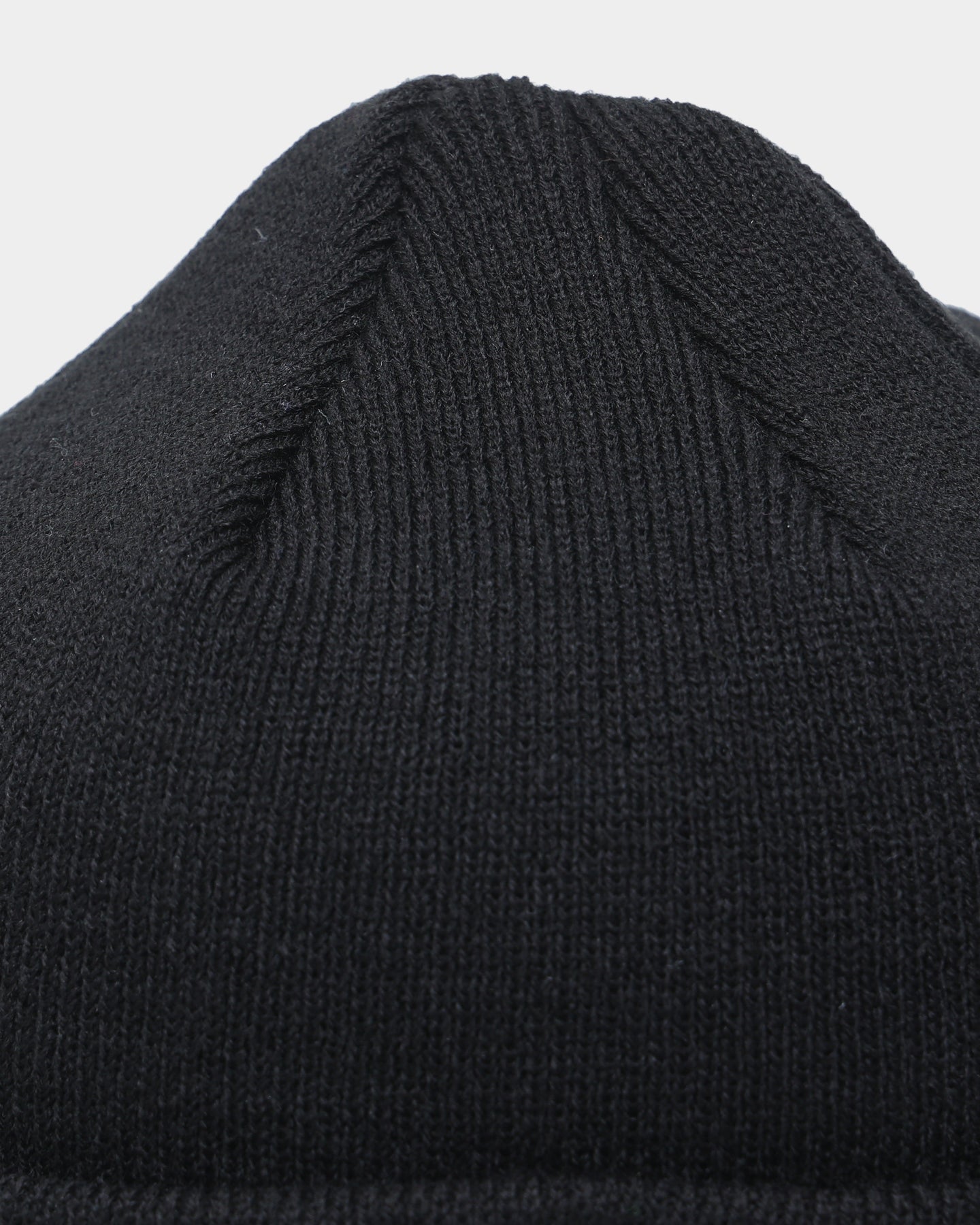New Era New York Yankees 6 Dart Cuff Beanie Black/OTC