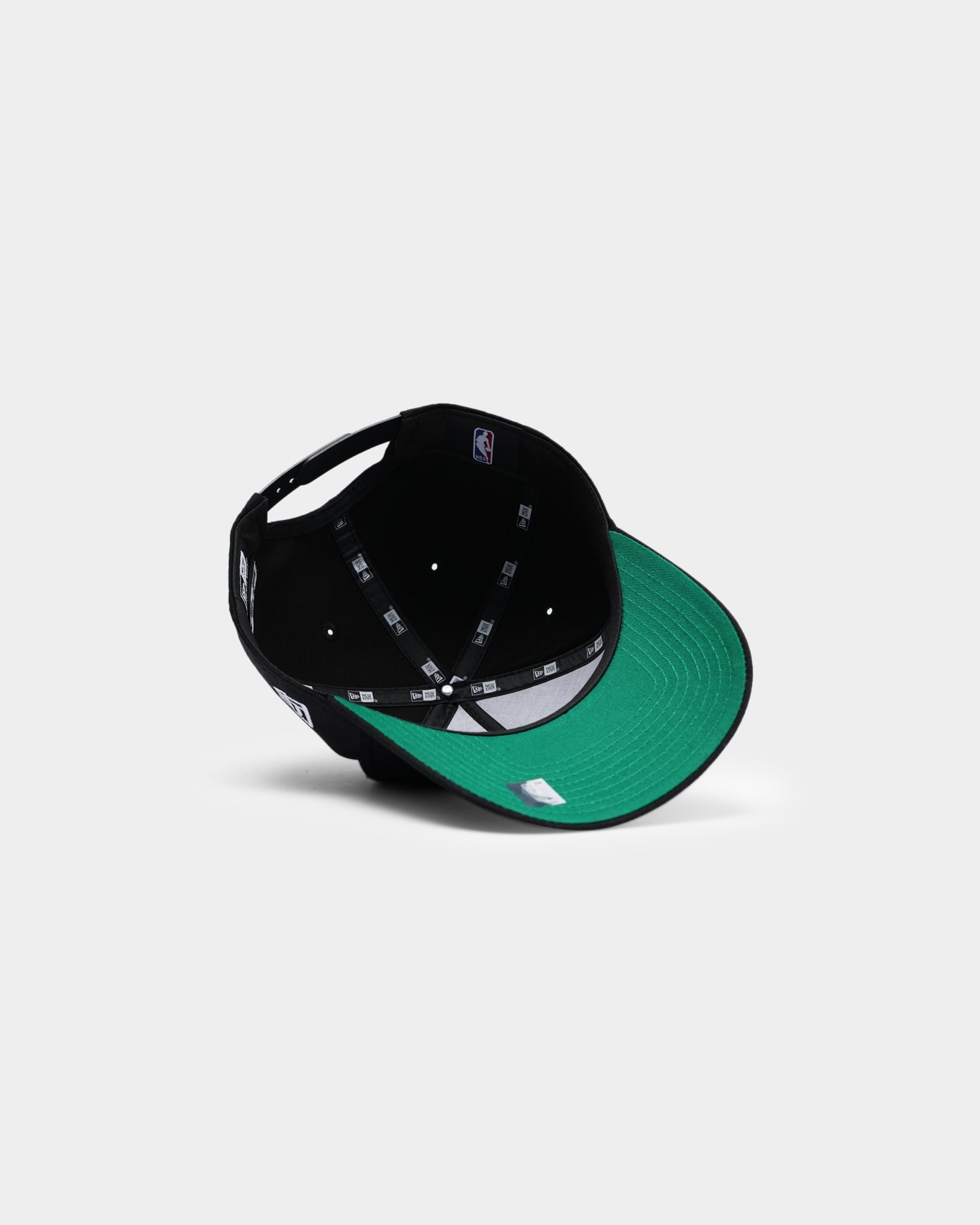New Era Charlotte Hornets Coach Script Old Golfer Snapback Black