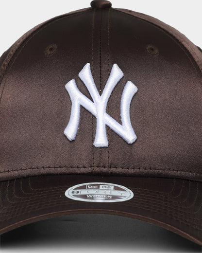 New Era Women's New York Yankees 'Satin' 9FORTY Cloth Strapback Walnut