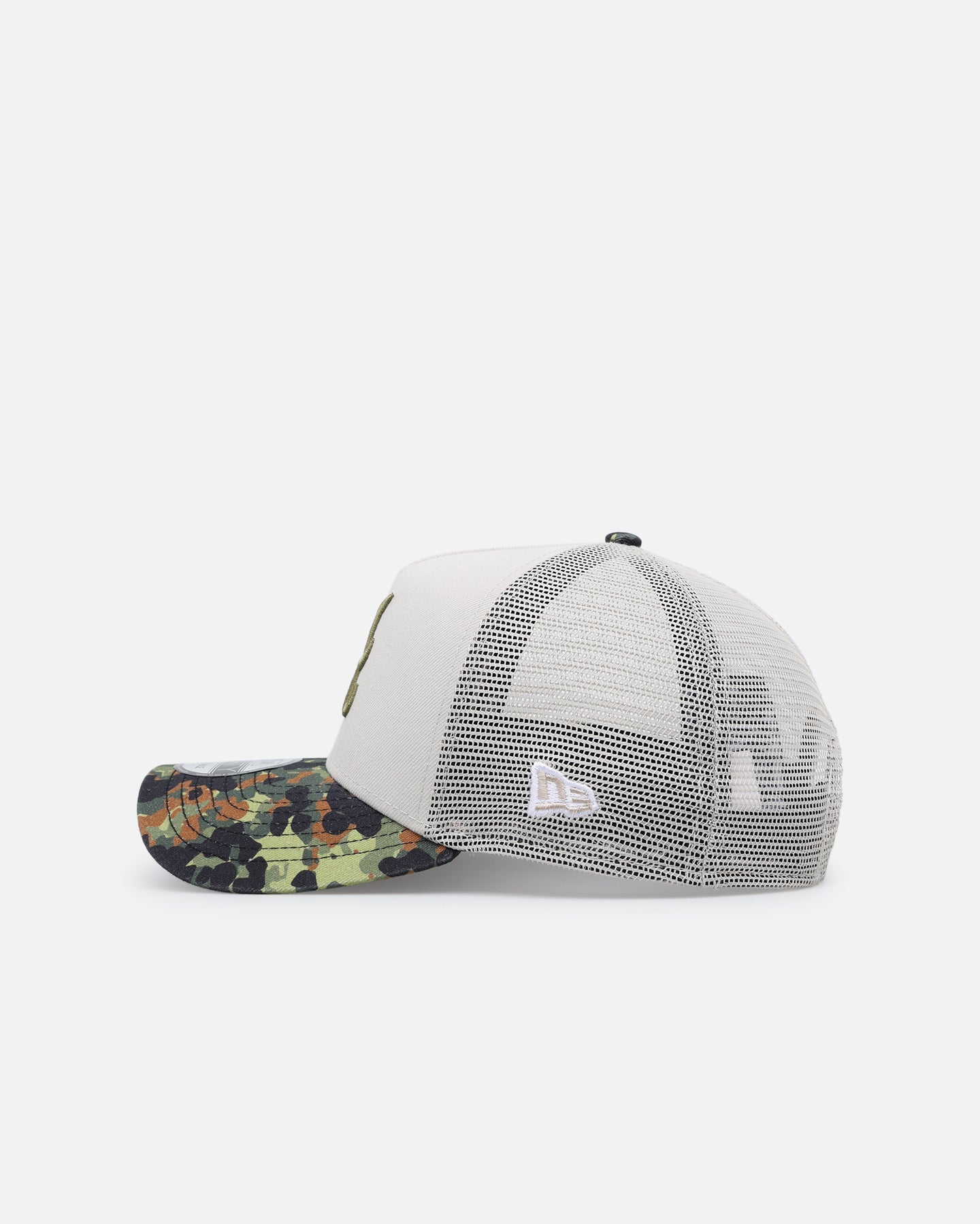 New Era Atlanta Braves "Camo Visor" 9FORTY A-Frame Trucker Snapback Stone/Olive