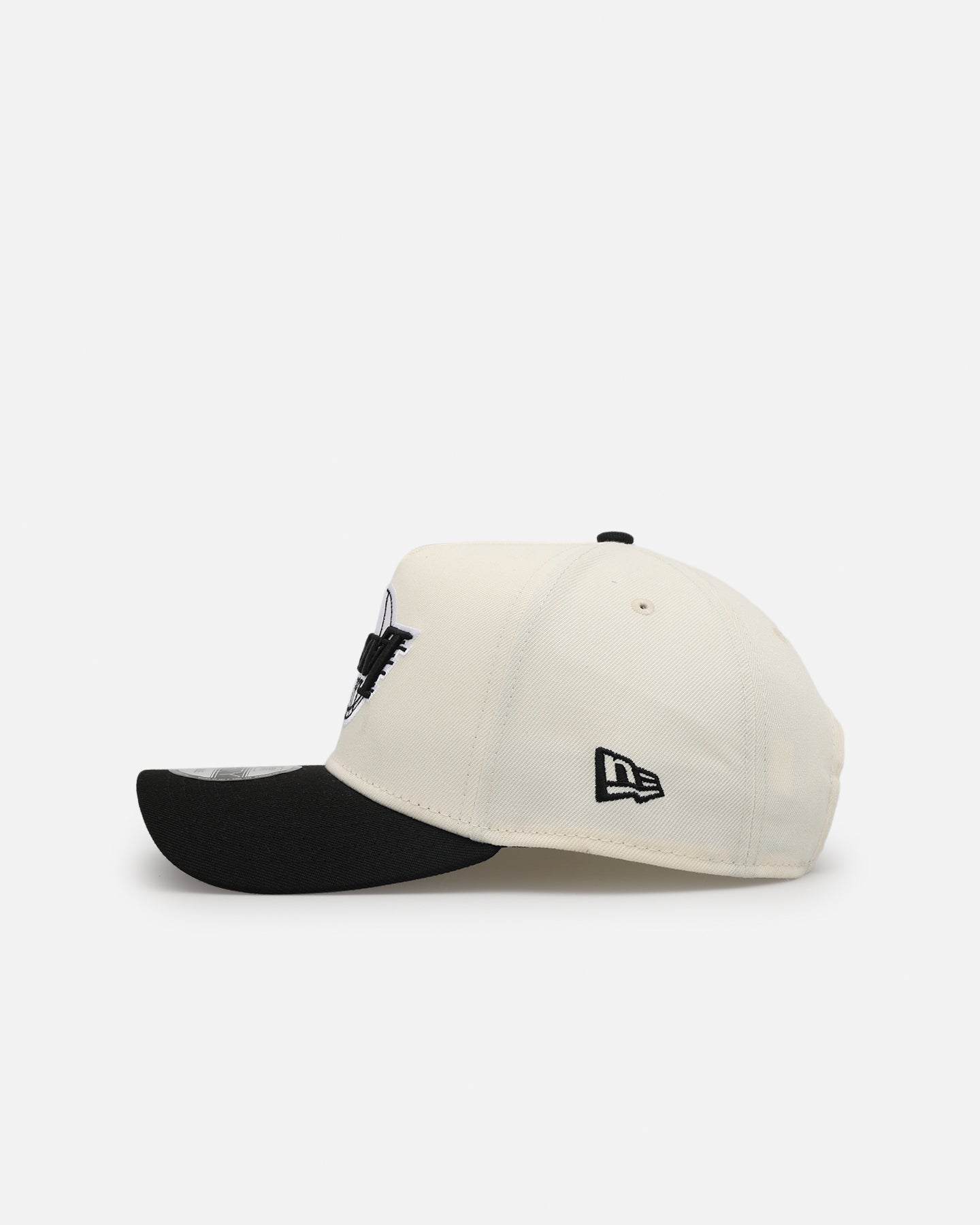 New Era Los Angeles Lakers 'Chrome Black Upside Down Logo' 9FORTY A-Frame Snapback Chrome/Black