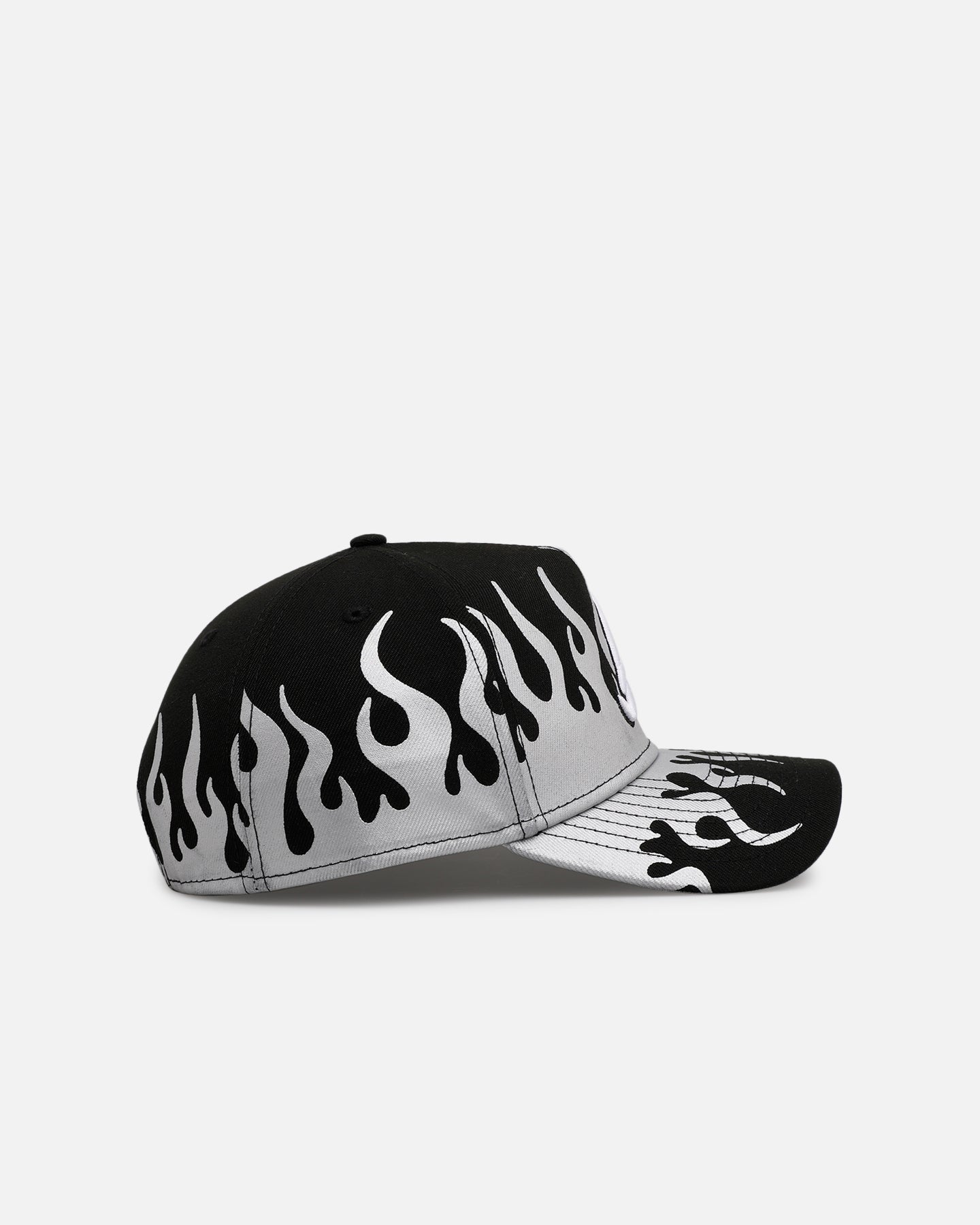 New Era Atlanta Braves 'Metallic Flames' 9FORTY A-Frame Snapback Black/Silver
