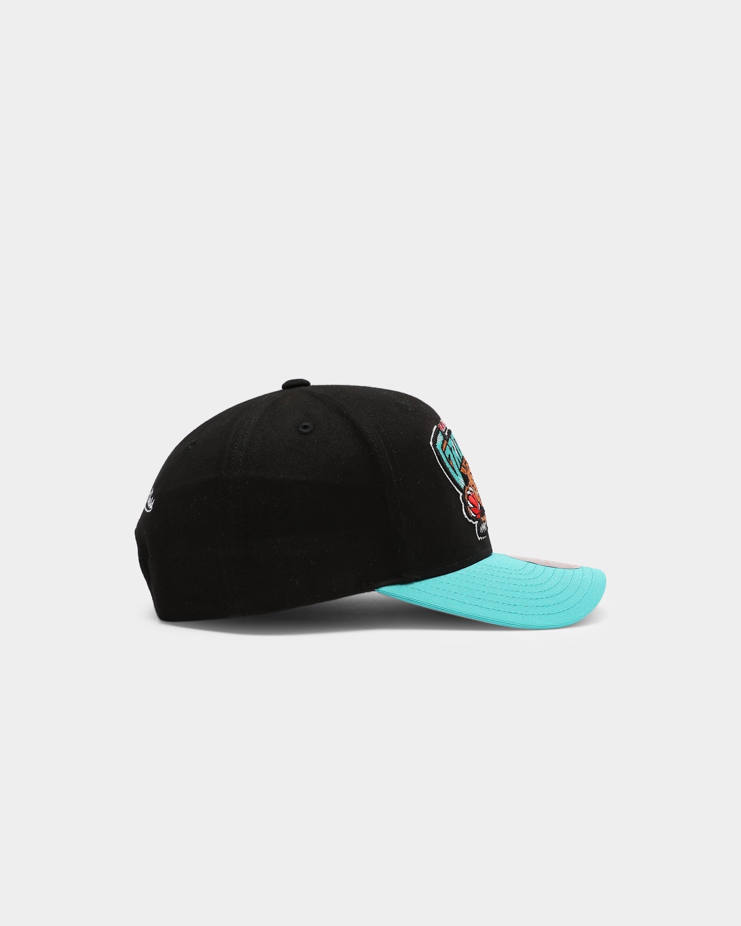 Mitchell & Ness Vancouver Grizzlies Chin It Pro Crown Snapback Black