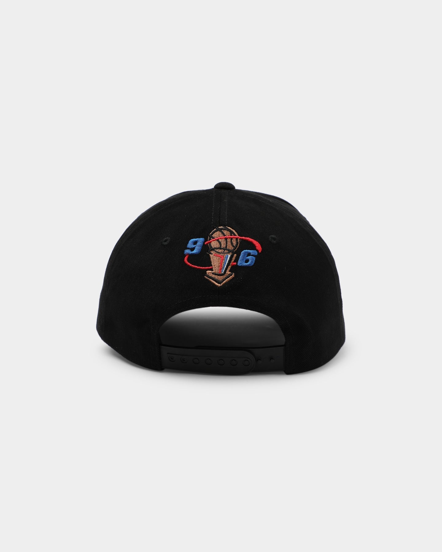 Mitchell & Ness Chicago Bulls '96 Champs Wave Pro Crown Snapback Black