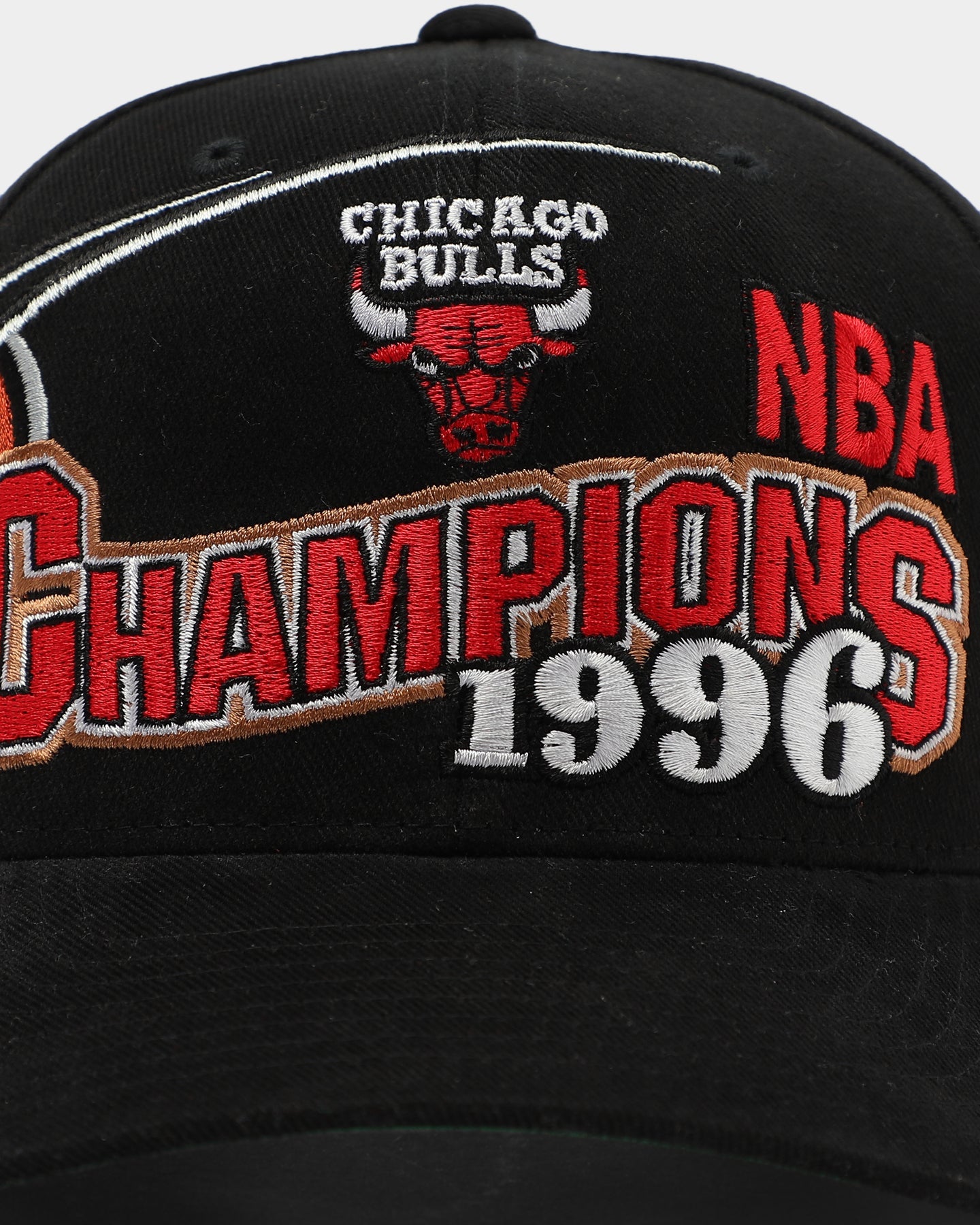 Mitchell & Ness Chicago Bulls '96 Champs Wave Pro Crown Snapback Black