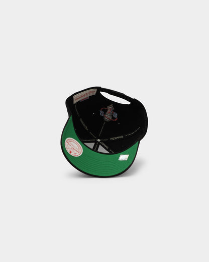 Mitchell & Ness Chicago Bulls '96 Champs Wave Pro Crown Snapback Black