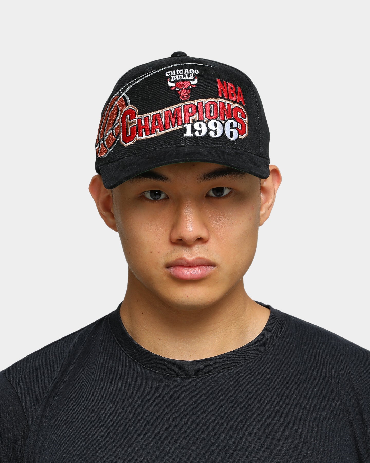 Mitchell & Ness Chicago Bulls '96 Champs Wave Pro Crown Snapback Black