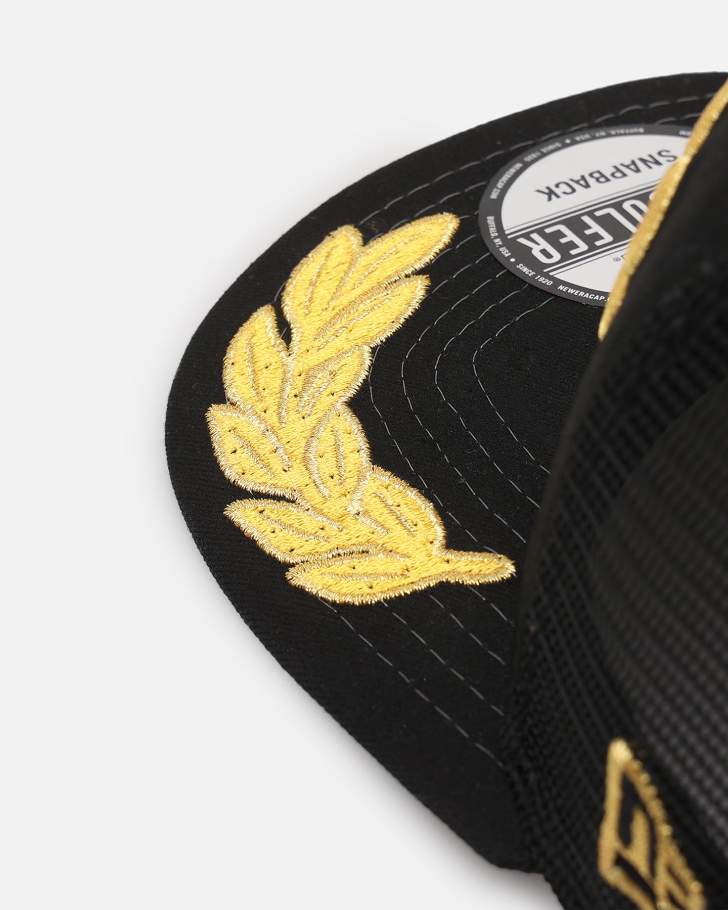 New Era New York Yankees 'Podium Pack' Pre-Curved Golfer Trucker Snapback Black/Metallic Gold