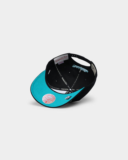 Mitchell & Ness San Antonio Spurs Hard Wood Classics Logo Pro Crown Snapback Black